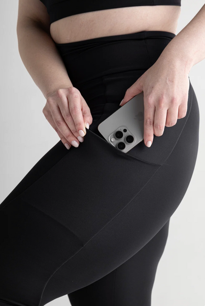 LipLegging with Pocket